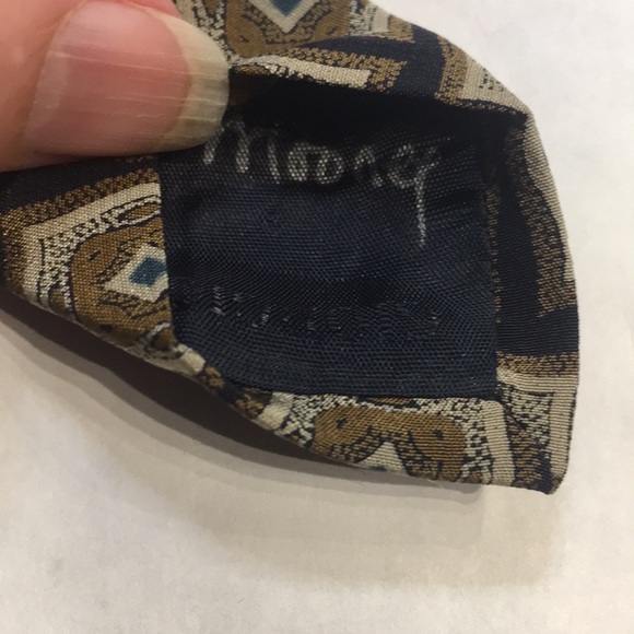 Giorgio Armani Caratte dark blue with antique gold & beige stylized pattern tie. - Picture 9 of 9